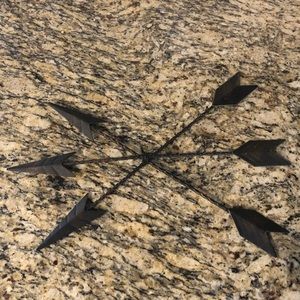 🌿 Metal Arrow decor (bronze)